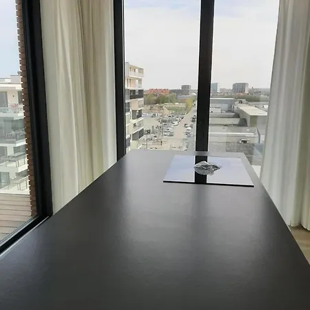 Port Side Incl Parking * Ostende