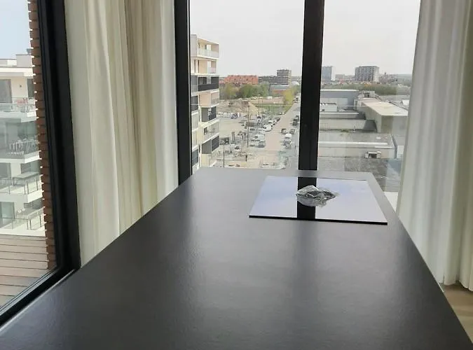 Port Side Incl Parking * オステンド