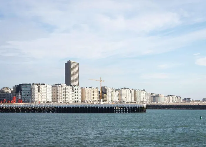 Port Side Incl Parking アパート