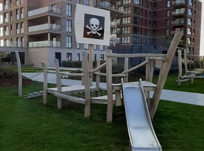 Port Side Incl Parking アパート *