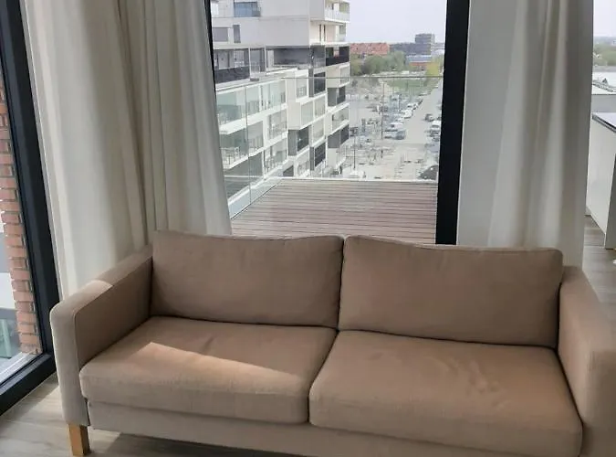 Port Side Incl Parking Appartement